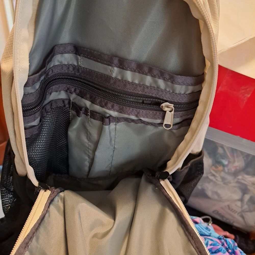 FINAL PRICE The North Face Unisex Black and Cream Athletic Backpack